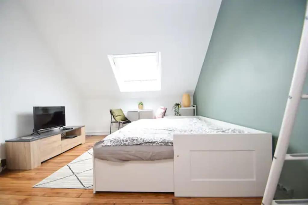 Disponible - Appartement Entier - 10Mn Rer B Aeroport Cdg - Paris Gare Du Nord, T11 Express, Le Bourget, Tout Equipe, Netflix Gratuit, 3 Personnes, 4Eme Etage, Escaliers, Parc Des Expositions, Parking Rue Gratuit Apres 19H Drancy Eksteriør billede