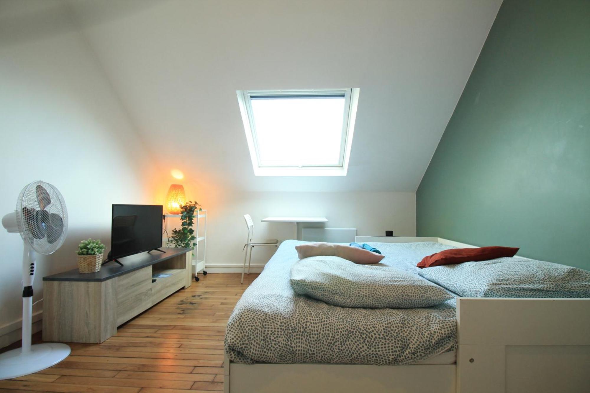 Disponible - Appartement Entier - 10Mn Rer B Aeroport Cdg - Paris Gare Du Nord, T11 Express, Le Bourget, Tout Equipe, Netflix Gratuit, 3 Personnes, 4Eme Etage, Escaliers, Parc Des Expositions, Parking Rue Gratuit Apres 19H Drancy Eksteriør billede